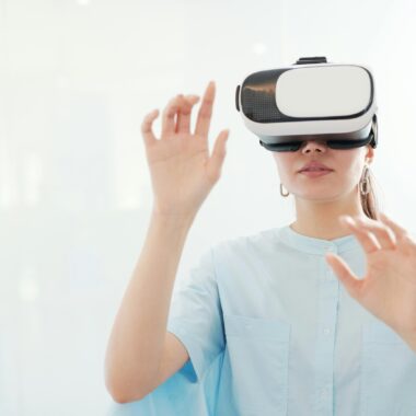 リモートワークで進化するVR：バーチャルオフィスは未来の標準になるか？